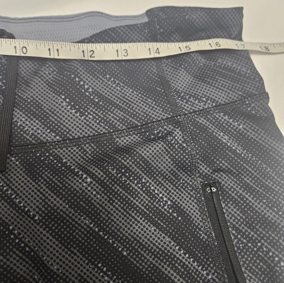 Champion Mid Rise Cropped Plus Size Leggings! - Picture 5 of 7